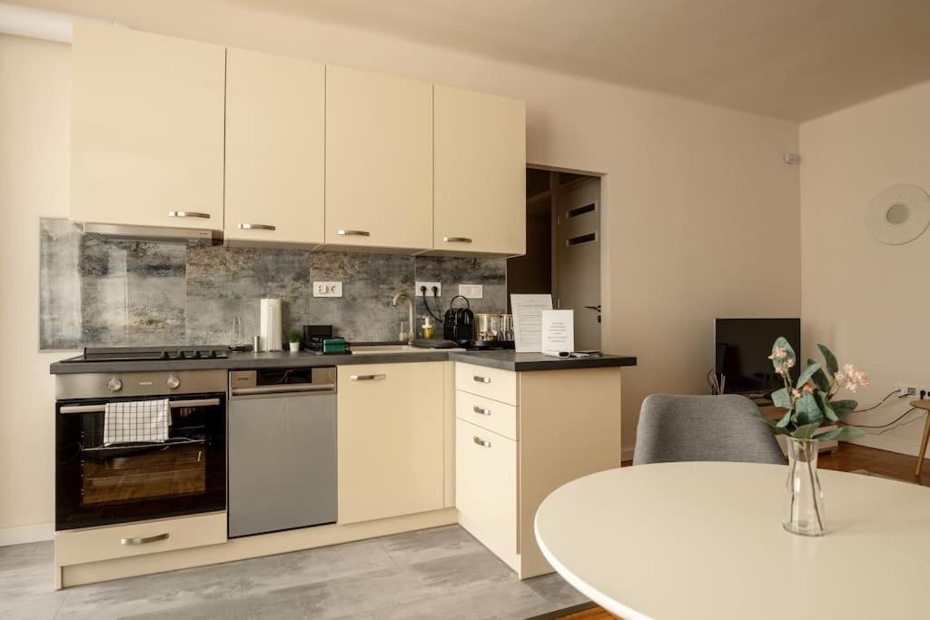 Petofi Family Apartman Debrecen Exterior photo